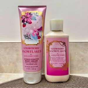 NWT BBW Strawberry Snowflakes Set of 2 bath and body works